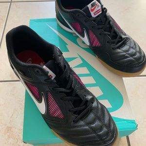 Nike Sb x Supreme Gato 11.5